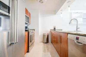 LuxBright 1BR Brickell Paradise with Oceanview and Parking